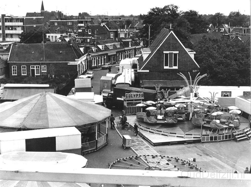 Kermis Molenbergplein 1 1976.jpg